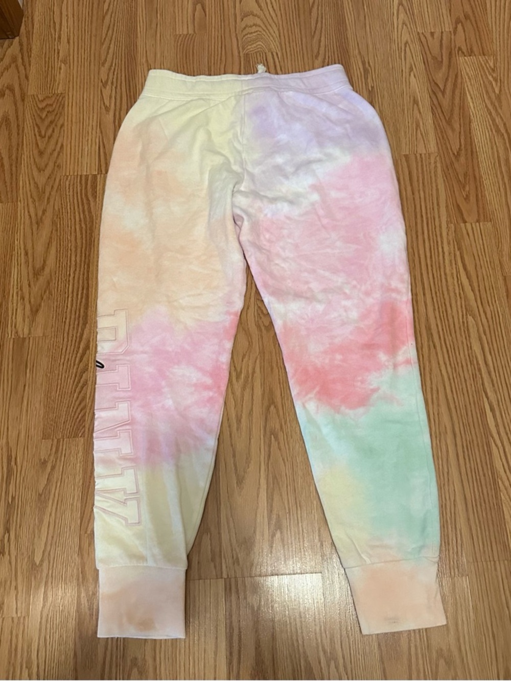 VS Pink Rainbow Tie Dye Freya Outfit M - Picture 7 of 9